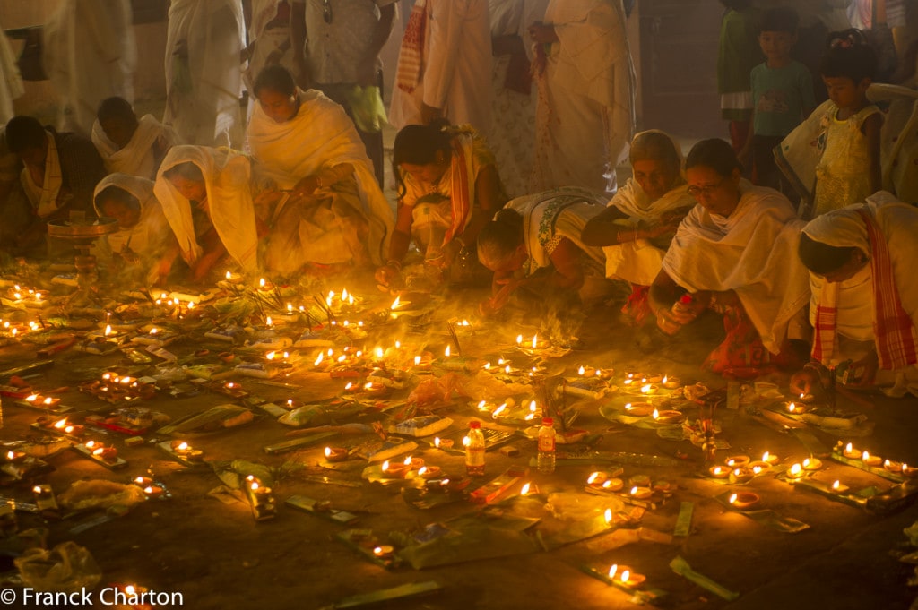 Cérémonie pendant le Raas Mahotsav Festival par Franck Charton, Majuli Island