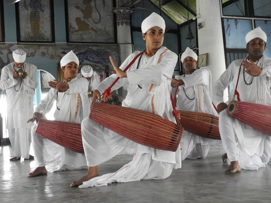 Performance dans un Satra, Île Majuli