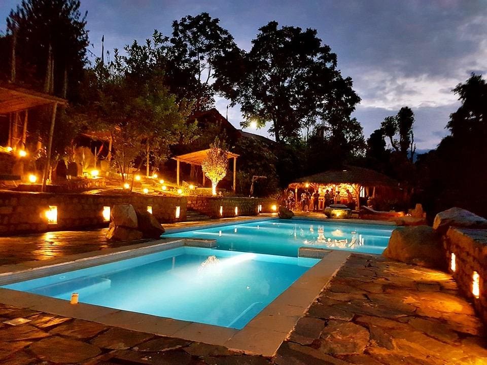 Piscine la nuit